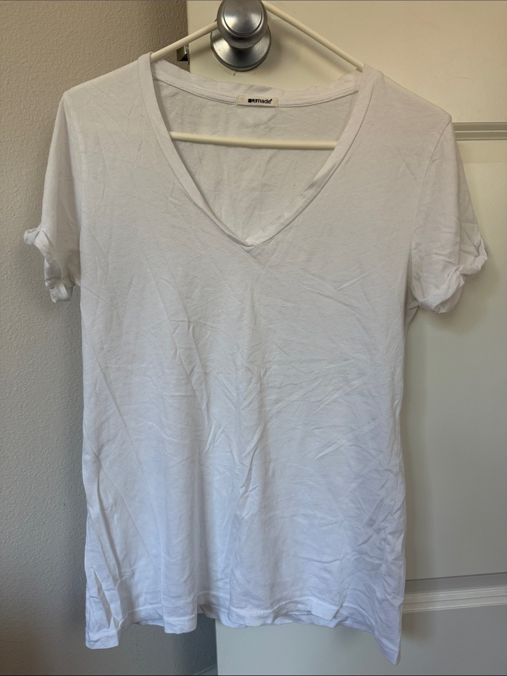 LA Made v neck tee S